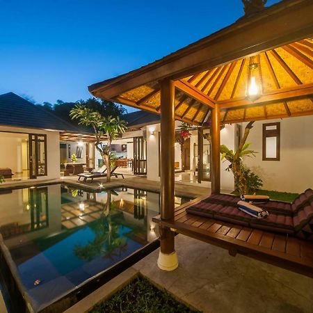 Turiya Villa Sanur Esterno foto
