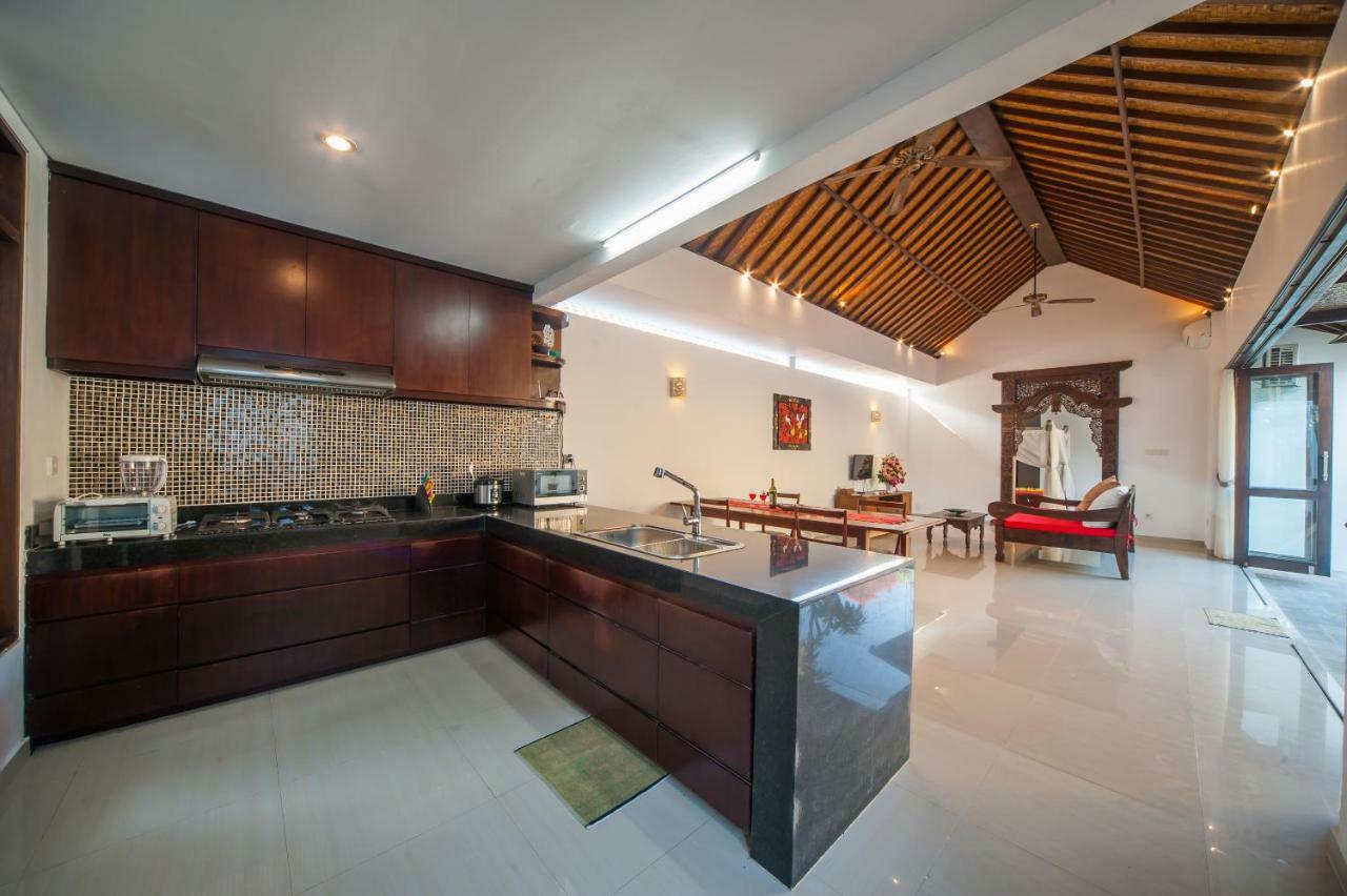 Turiya Villa Sanur Esterno foto
